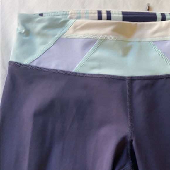 Lululemon Run Inspire Crop II size 4 - Picture 3 of 9
